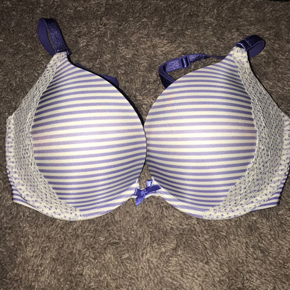 32DD Victoria’s Secret push up